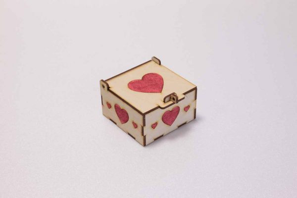Szíves fa doboz