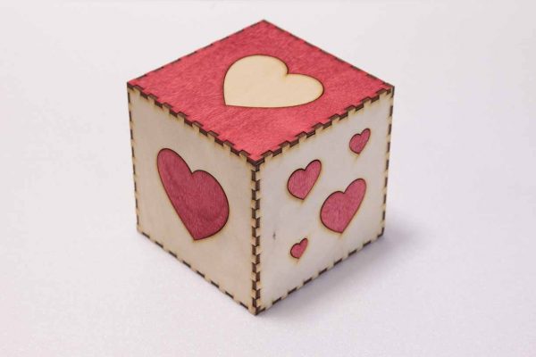 Szíves fa kocka doboz
