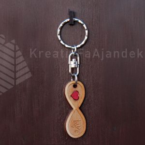 Love 6 - Fa kulcstartó