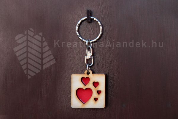 Szívek - Fa kulcstartó