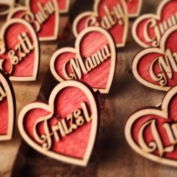 Névre szóló szíves szalvétagyűrű