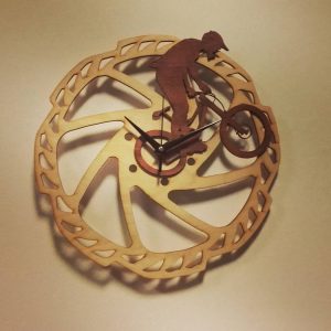 Mountain bike bringás falióra