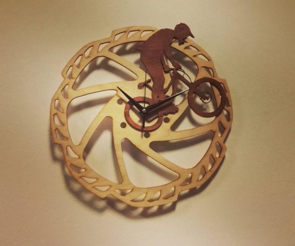 Mountain bike bringás falióra