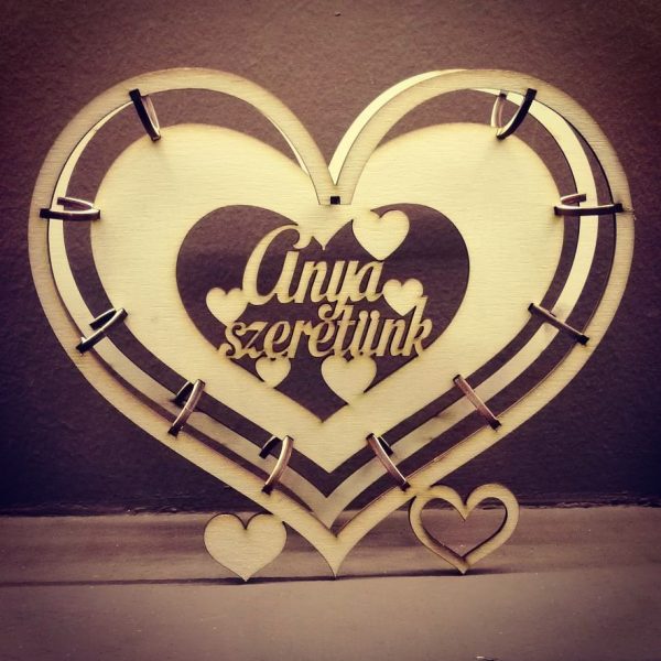 Egyedi szöveg a szívben