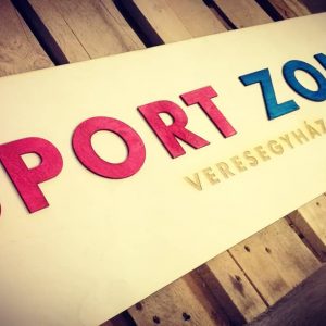 Cégtábla, pácolva és gravírozva 90x30cm