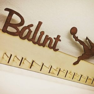 Névre szóló focis éremtartó