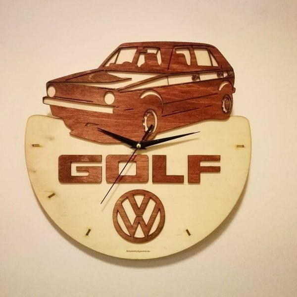 Volkswagen Golf falióra