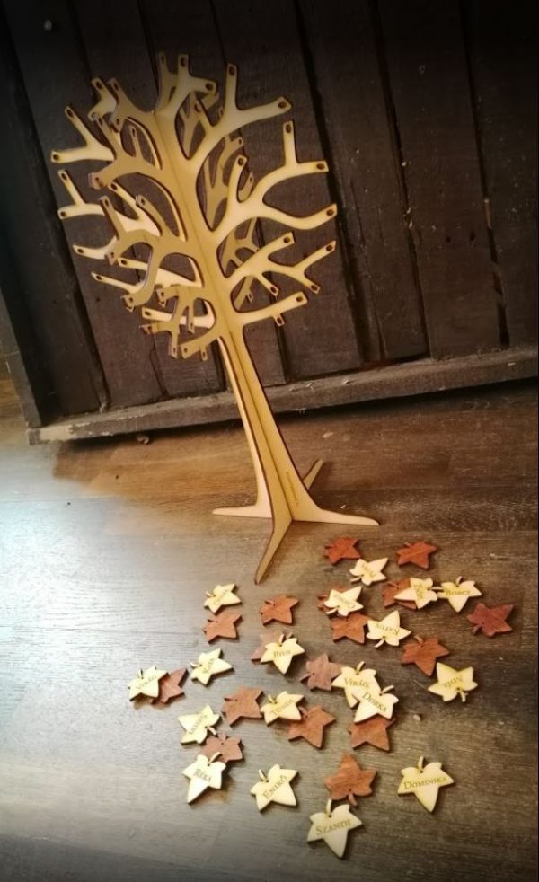 Családfa névre gravírozott levelekkel - Image 2